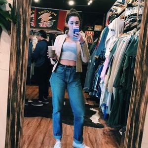 Meet your Posher, Em